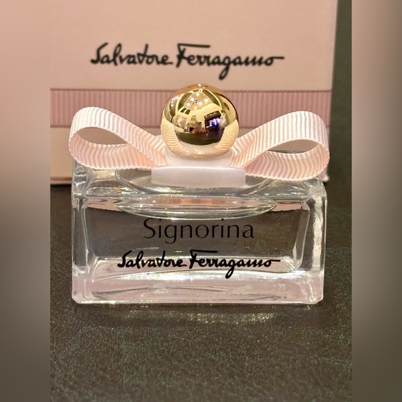 Ferragamo Signorina Eau De Parfum (0.17oz) NWT - Picture 2 of 10